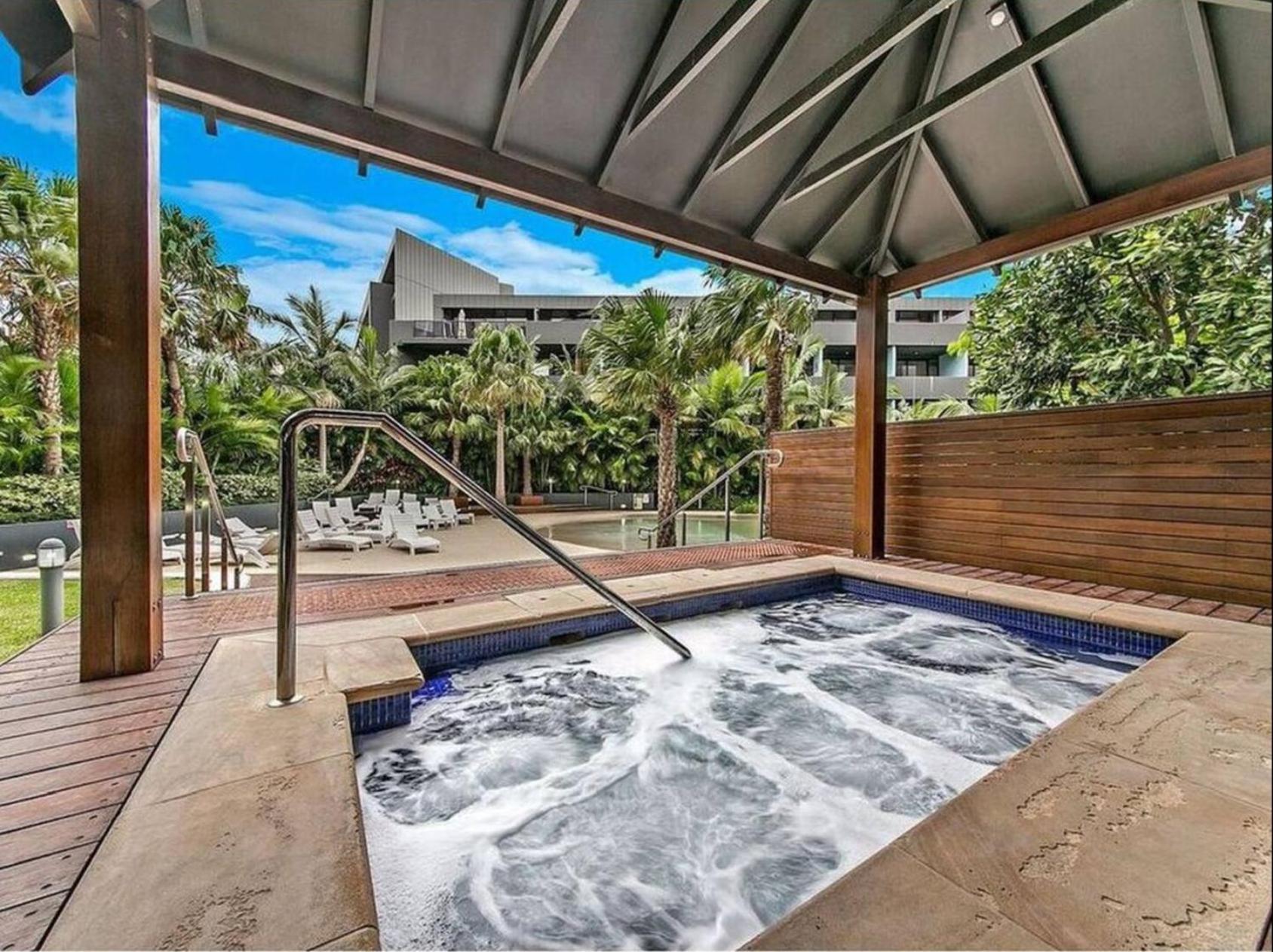 Apartment Style 3 Pools